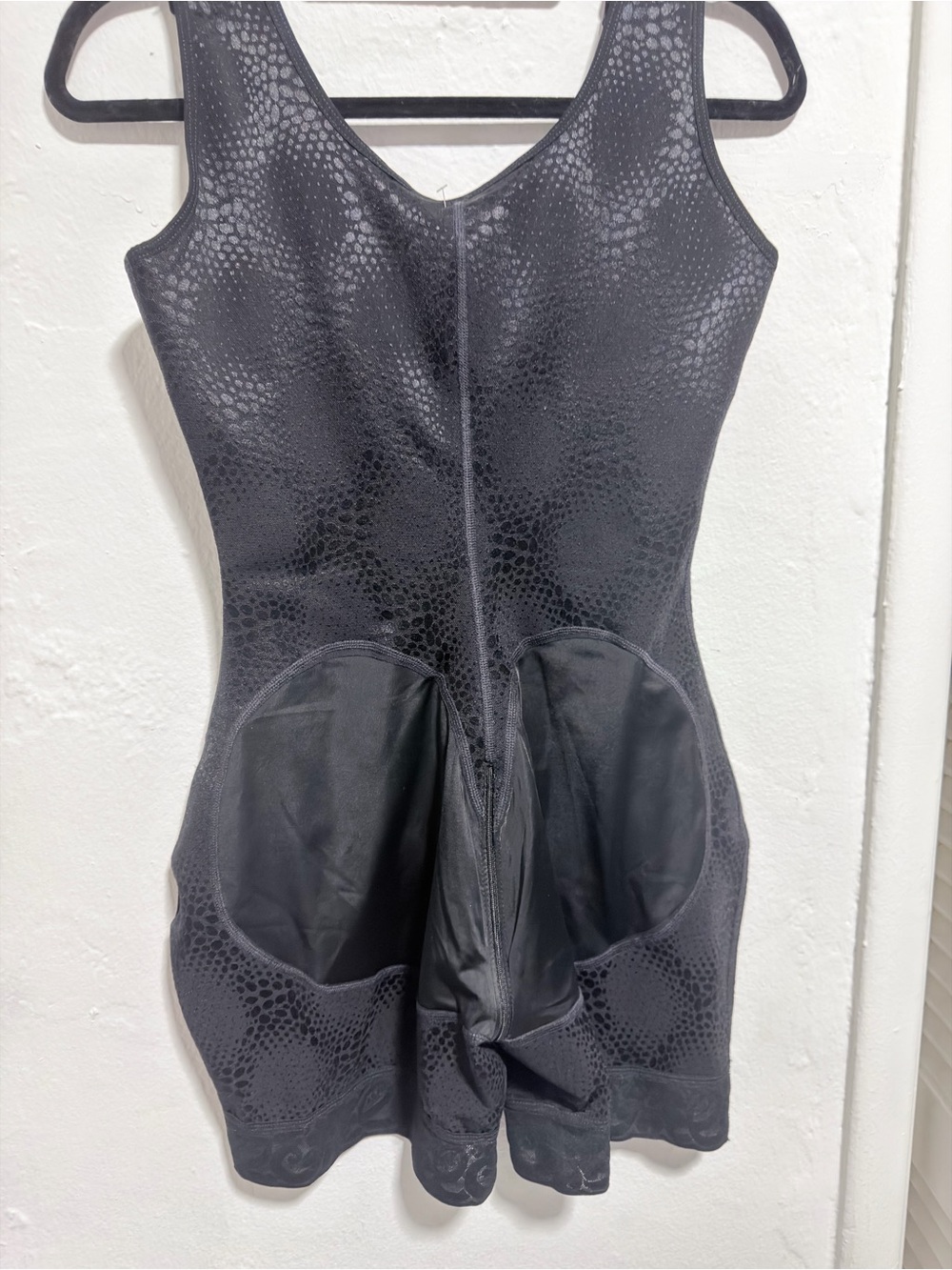 Black Lace-Trim Full Body Shaper Romper - Picture 4 of 10